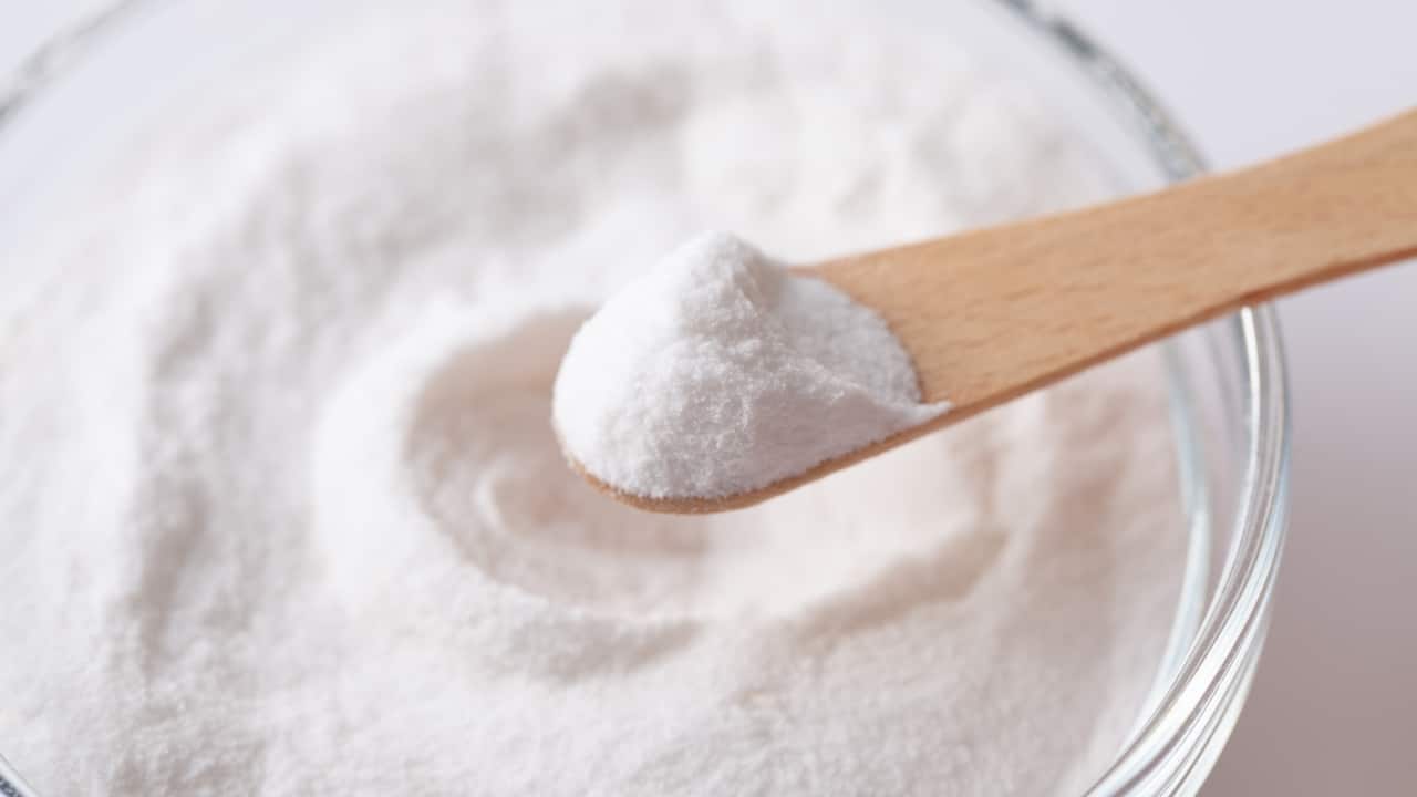 Artificial Sweeteners: Sweeteners like aspartame can alter brain function and mood, potentially increasing anxiety and depressive symptoms. They can disrupt the balance of neurotransmitters in the brain, such as serotonin, which plays a key role in regulating mood. (Image: Canva) Artificial Sweeteners: Sweeteners like aspartame can alter brain function and mood, potentially increasing anxiety and depressive symptoms. They can disrupt the balance of neurotransmitters in the brain, such as serotonin, which plays a key role in regulating mood. (Image: Canva)