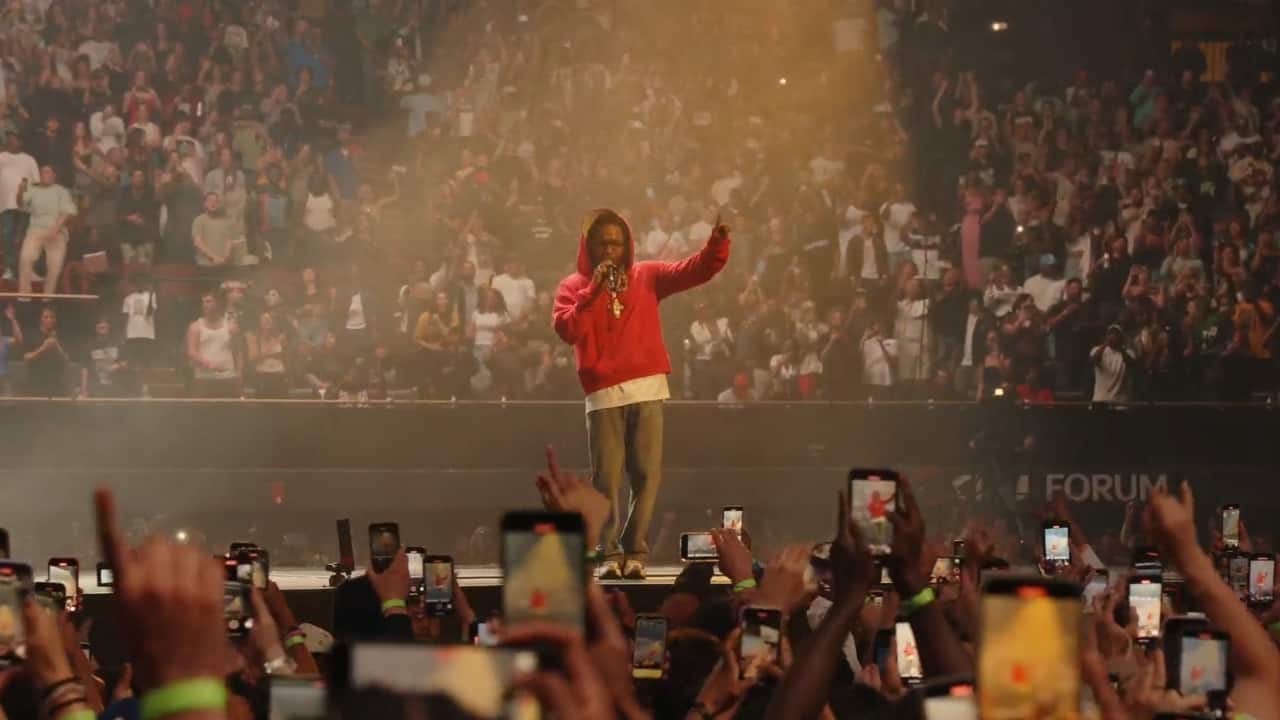 Kendrick Lamar dishes out a new Drake diss from ‘Euphoria’ at ‘Pop Out’ concert in Los Angeles Kendrick Lamar dishes out a new Drake diss from ‘Euphoria’ at ‘Pop Out’ concert in Los Angeles