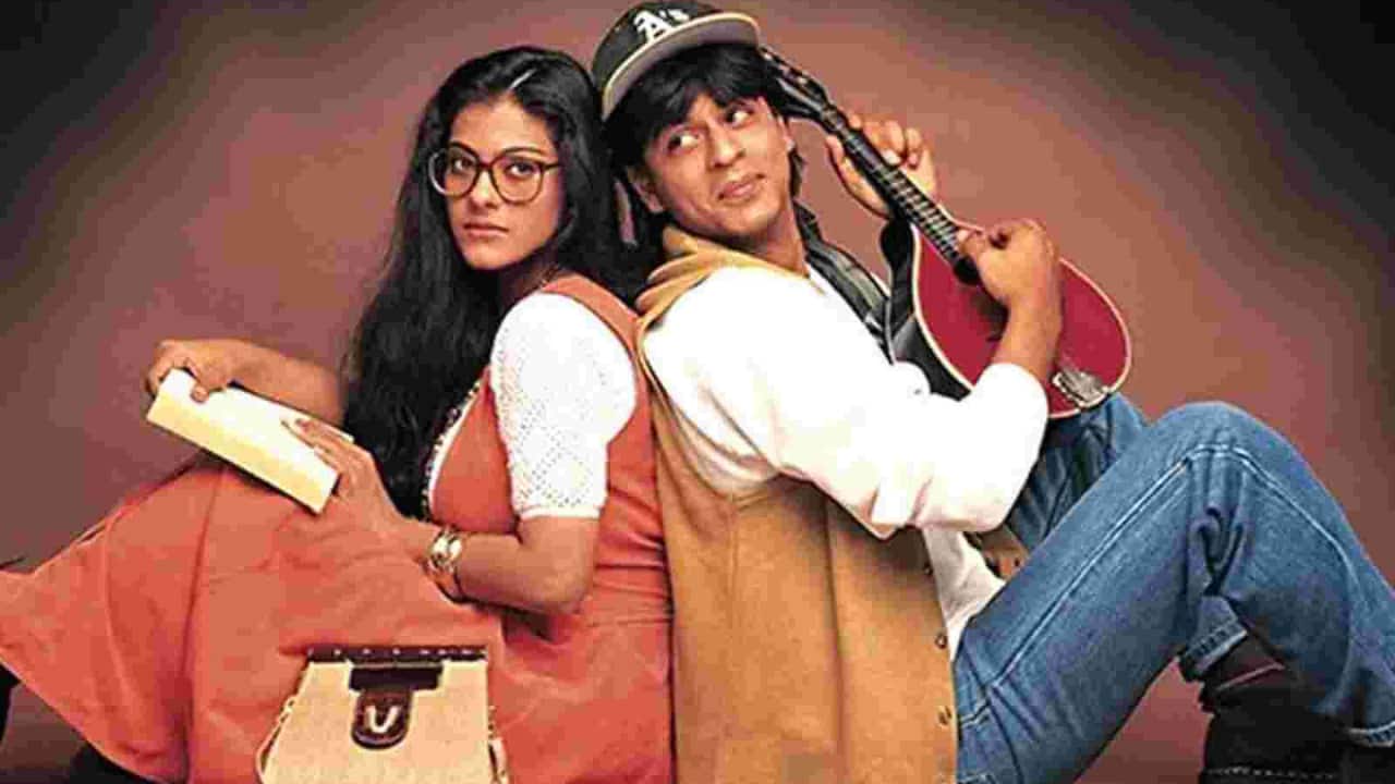 Kajol shares a rare BTS video of her singing 'ho gaya hai tujhko toh pyaar sajna' from DDLJ