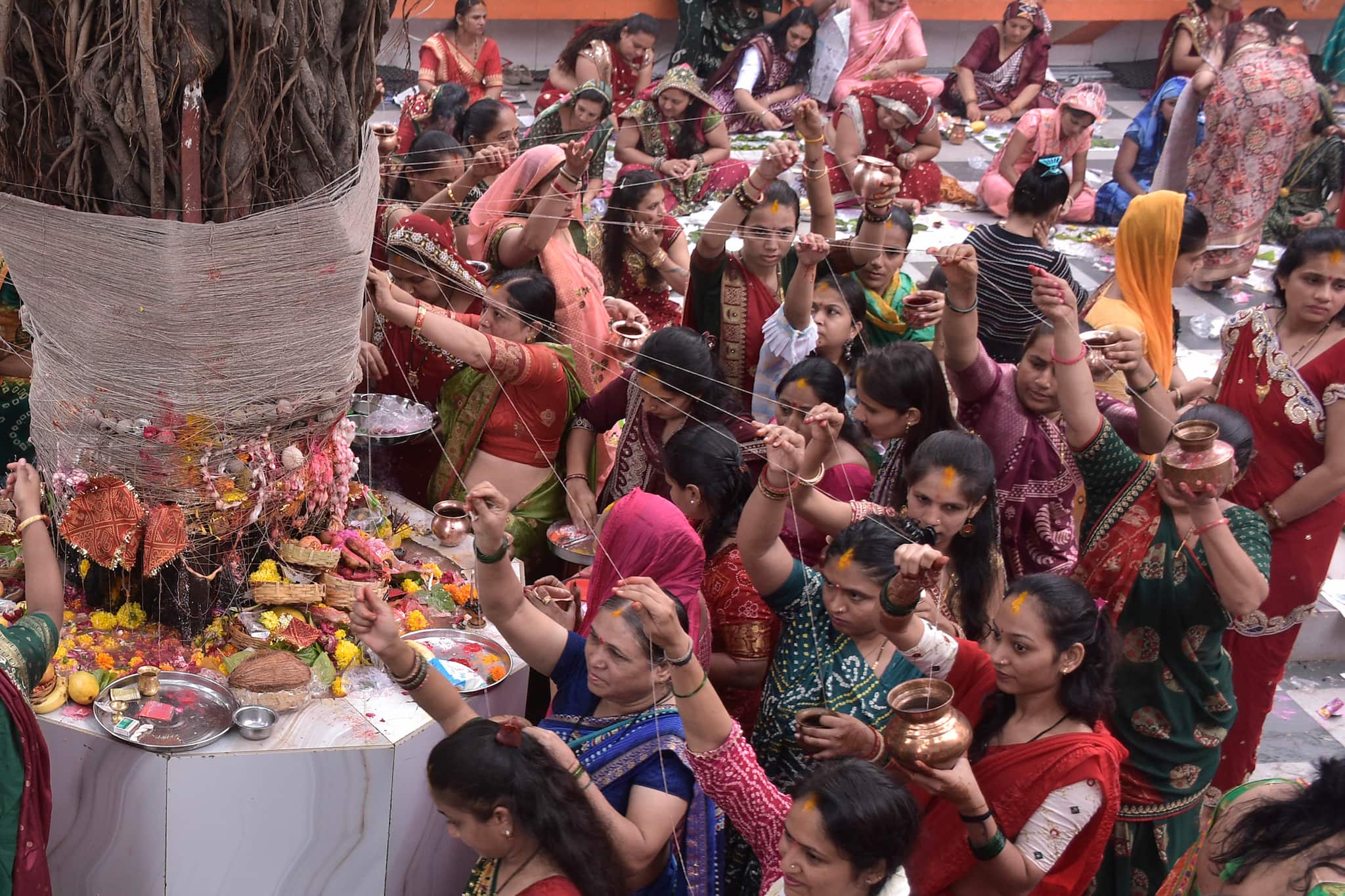 Vat Savitri Puja 2025: Married Women in Prayagraj Perform Sacred Rituals for Husbands’ Long Life and Prosperity