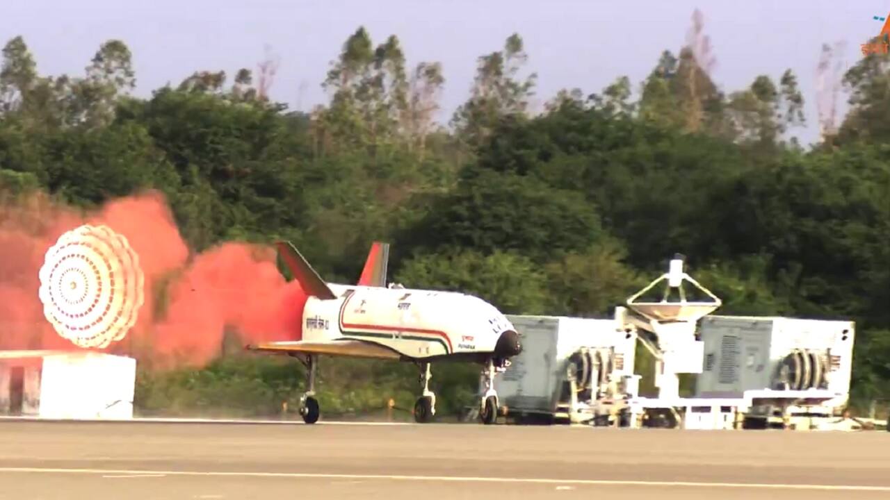 During this ground roll phase, Pushpak utilises its rudder and nose wheel steering system to autonomously maintain a stable and precise ground roll along the runway.(Photo: ISRO)