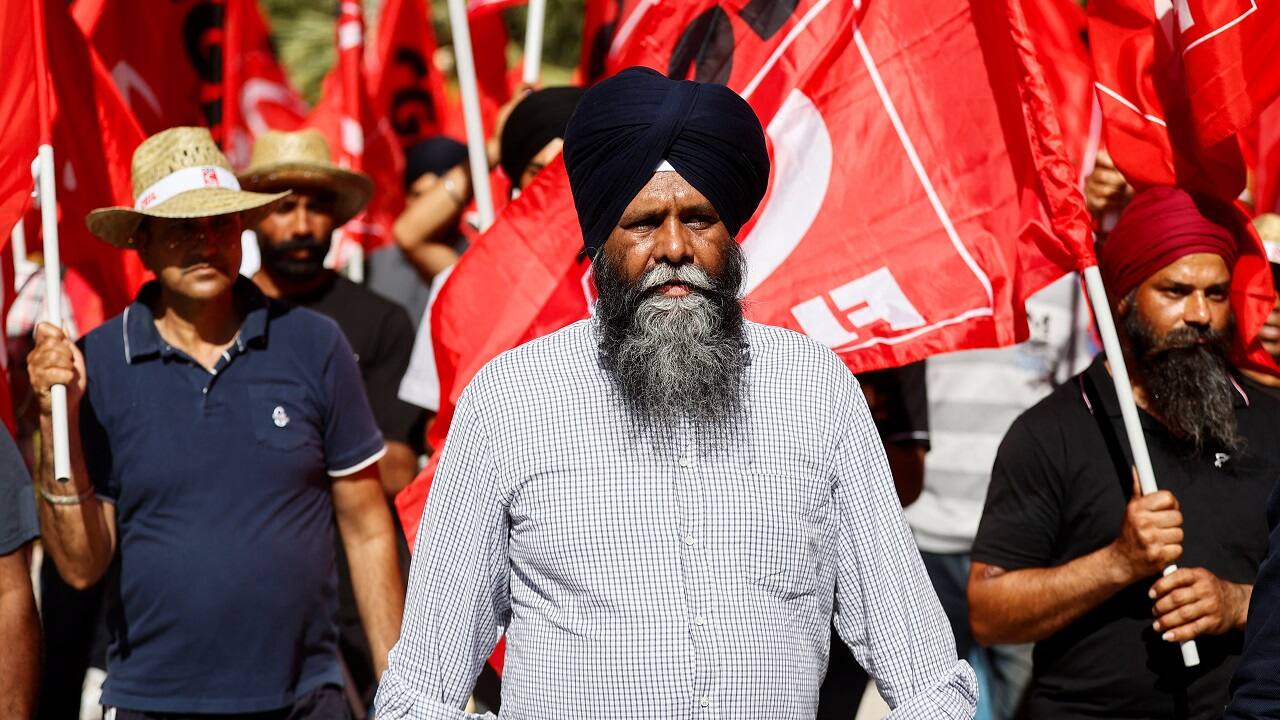 A Sikh demonstrator attends a protest called by the Italian trade union CGIL following the death of an Indian farm labourer, Satnam Singh, in a gruesome accident, in Latina.(Photo: Reuters)