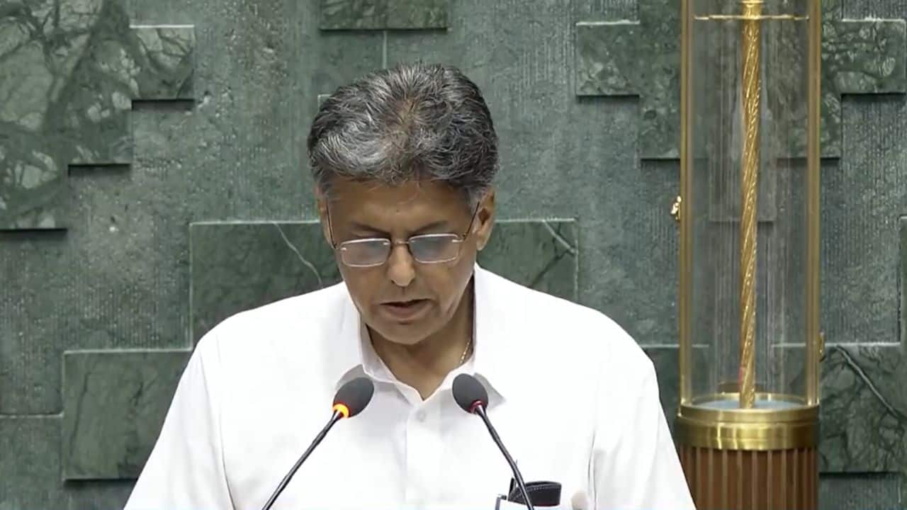 Manish Tewari, (INC) takes oath as Member of Parliament (Chandigarh, Chandigarh)