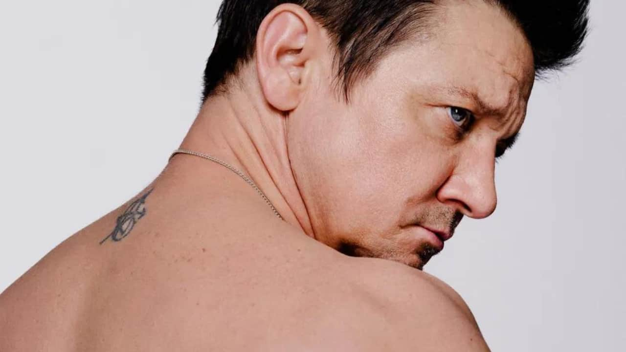 Jeremy Renner flaunts scars in bold debut after near fatal snow plow ...