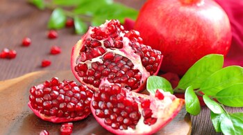 Health benefits of pomegranates: Studies have shown that regular consumption of pomegranate juice can lower blood pressure, reduce cholesterol levels, and prevent the oxidation of LDL cholesterol, which is a key factor in the development of heart disease (Image: Canva)