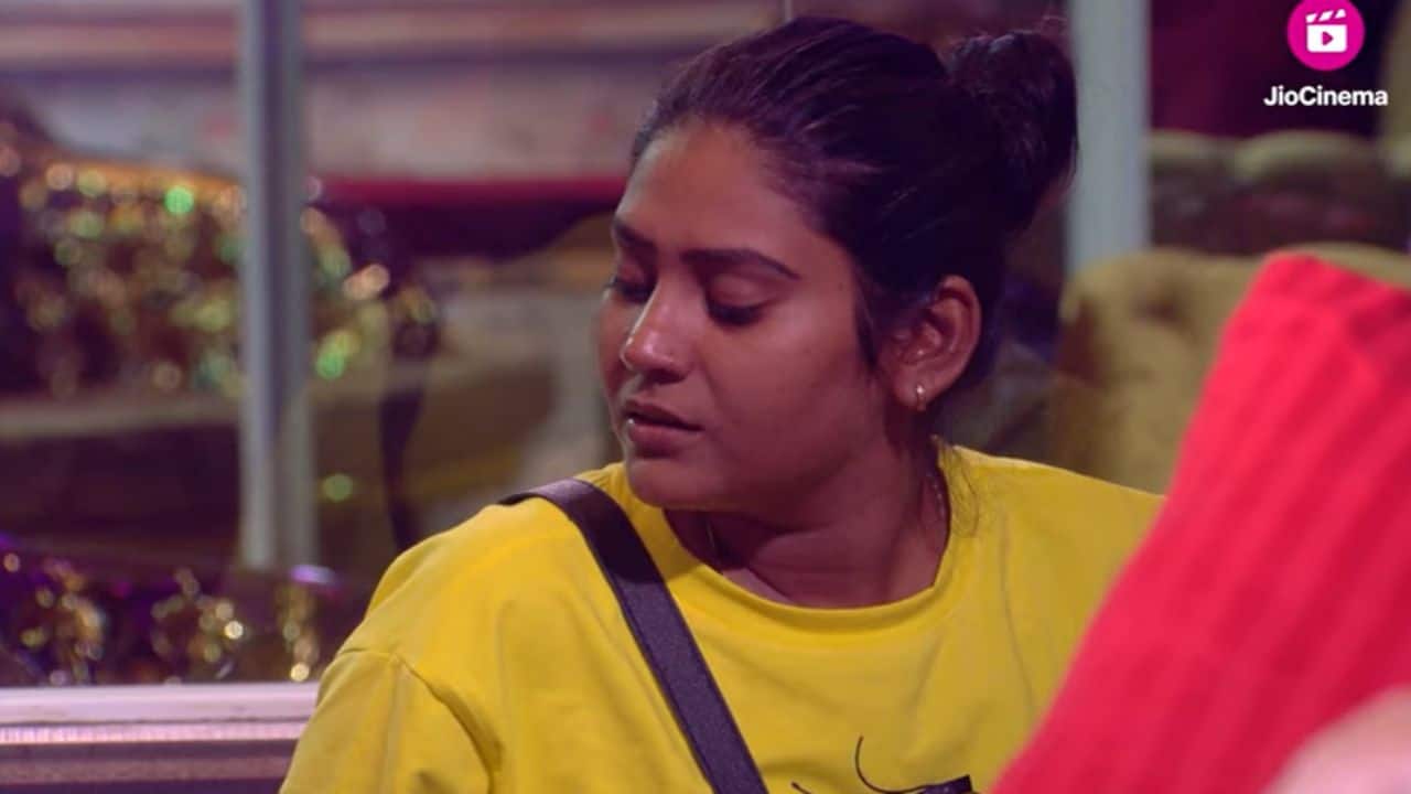 Shivani Kumari pushes fellow contestant, faints when Bigg Boss punishes her