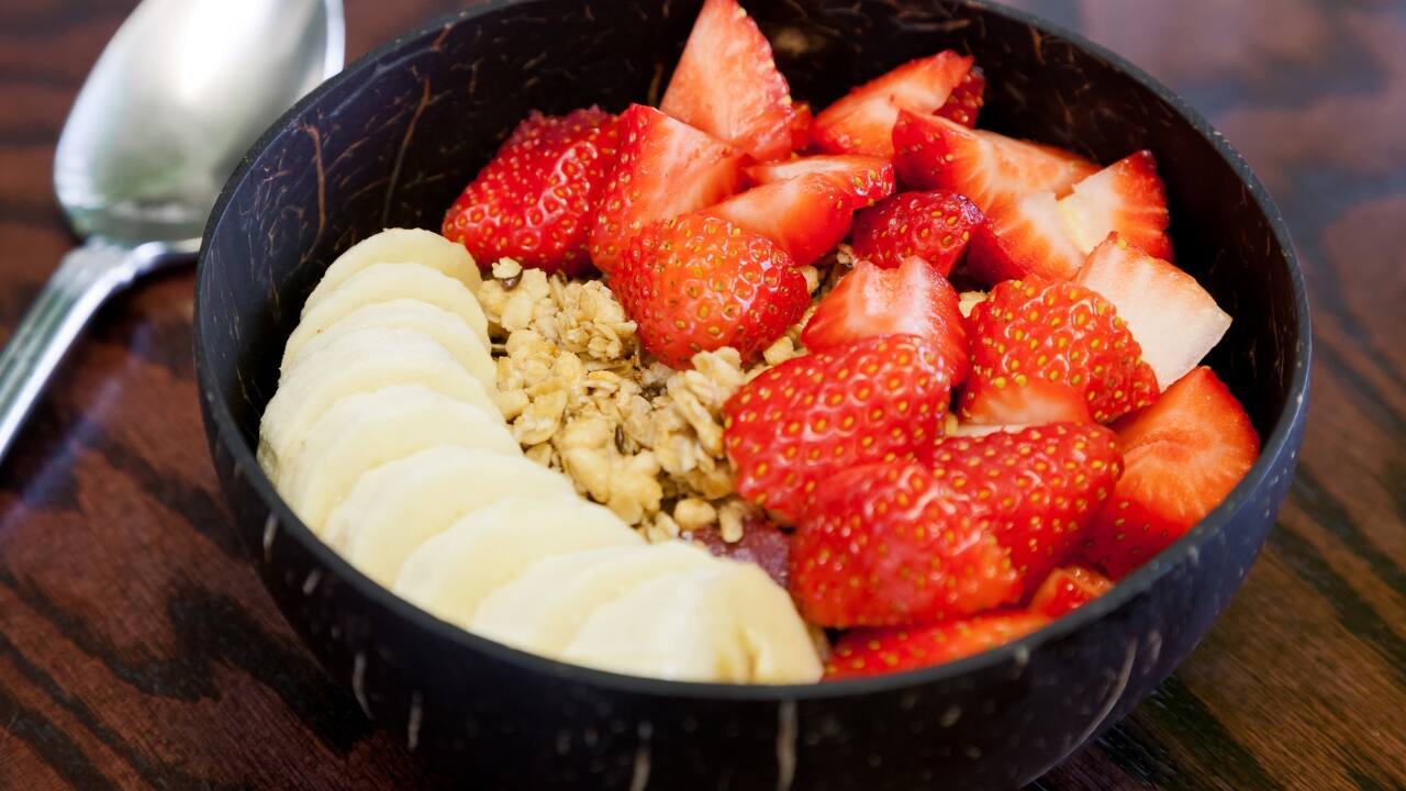 Healthy breakfast recipe: Classic Acai Bowl (Image: Canva)