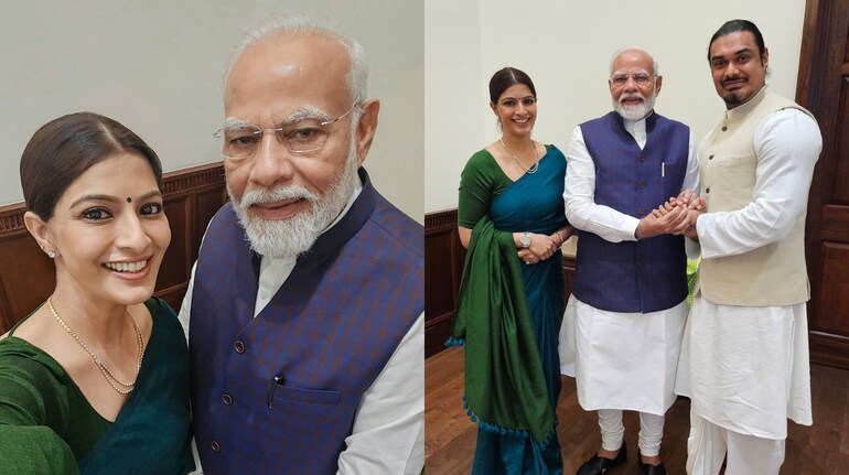 Varalaxmi Sarathkumar clicks a selfie with Prime Minister Narendra Modi ...