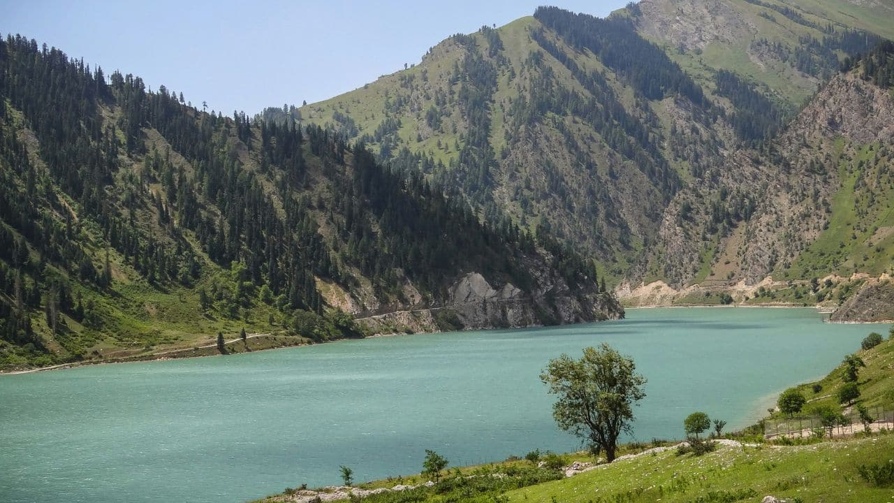 Top 5 offbeat places to visit in Kashmir to cool off, miles away from heat and humidity