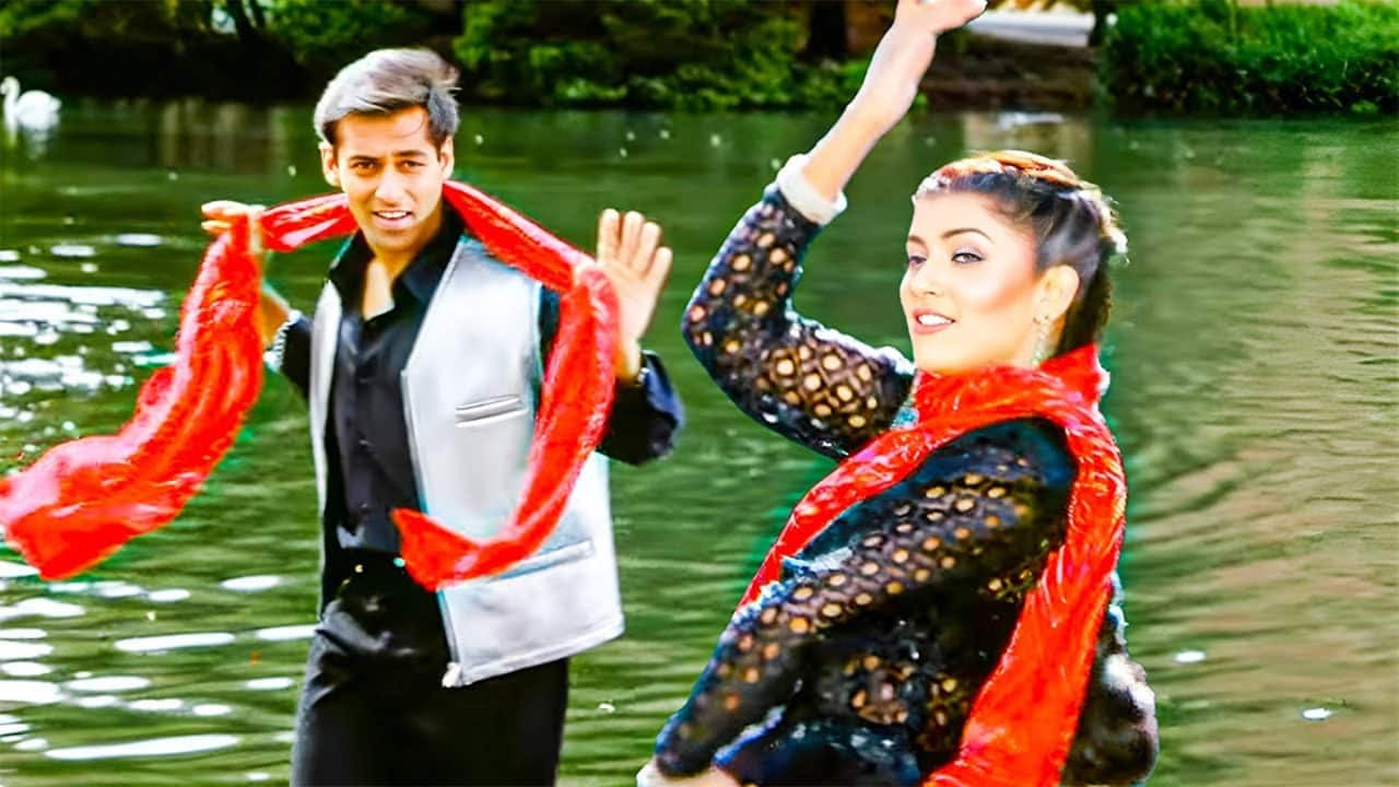 Abhijeet Bhattacharya Stuns Fans with Bold Statement: 'Chunari Chunari Was Never a Great Song’ Abhijeet Bhattacharya Stuns Fans with Bold Statement: 'Chunari Chunari Was Never a Great Song’