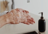 Summer allergies: How proper hand hygiene can protect your eyes