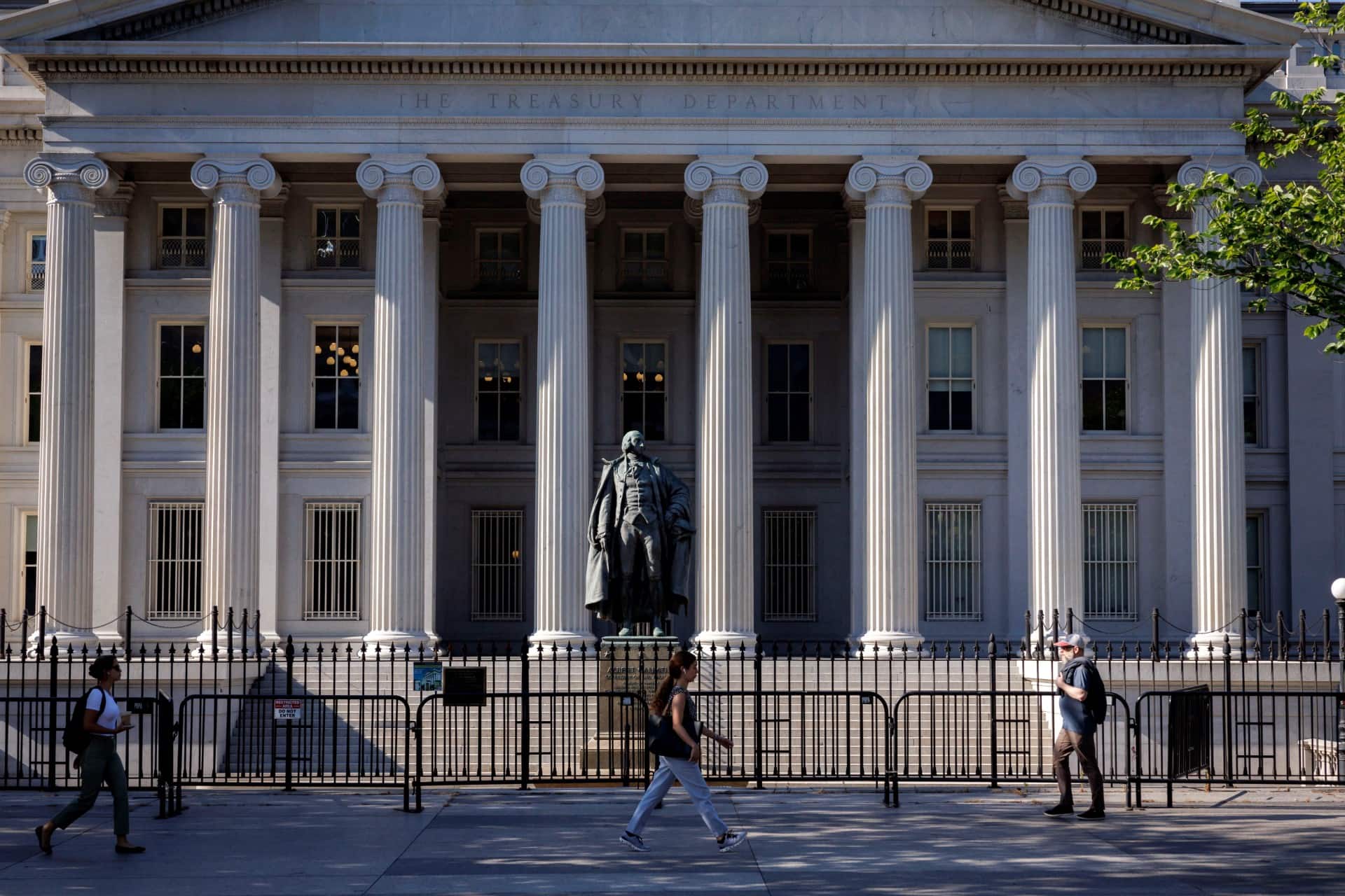 Wall Street maps out what a Trump victory would mean for bonds