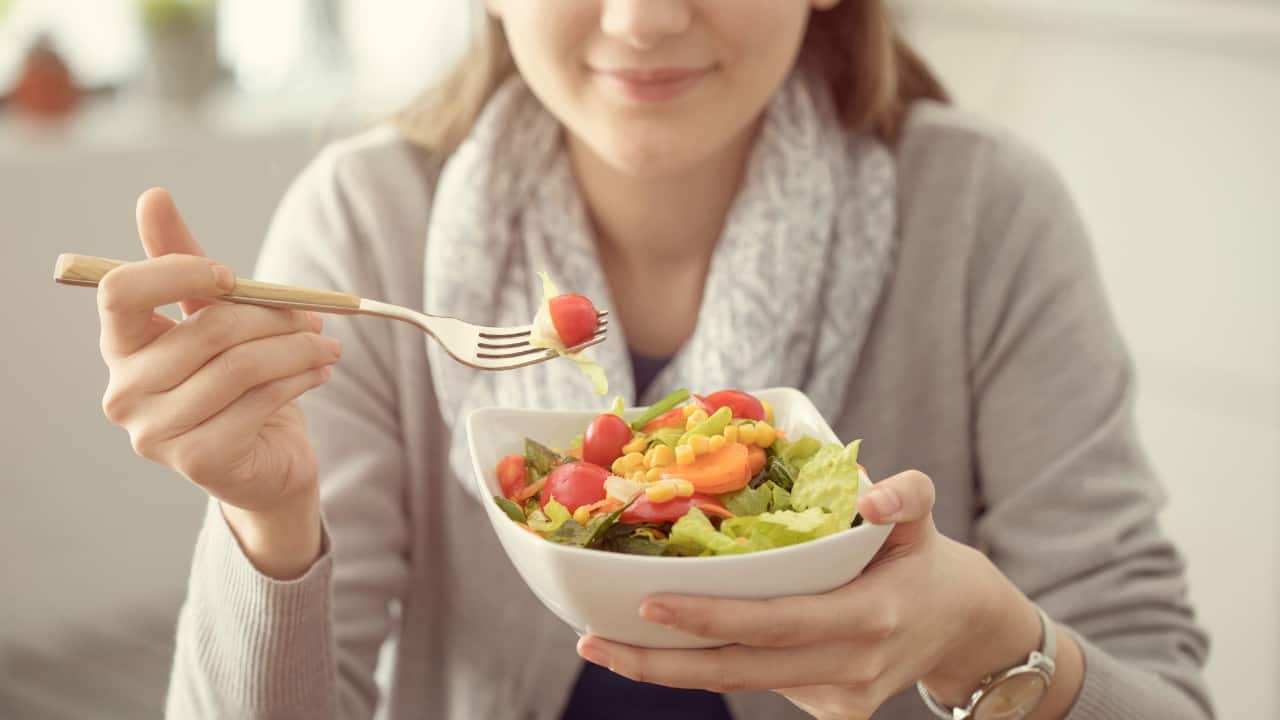 PCOS in teens: Manage symptoms with balanced diet, adequate sleep, regular exercises