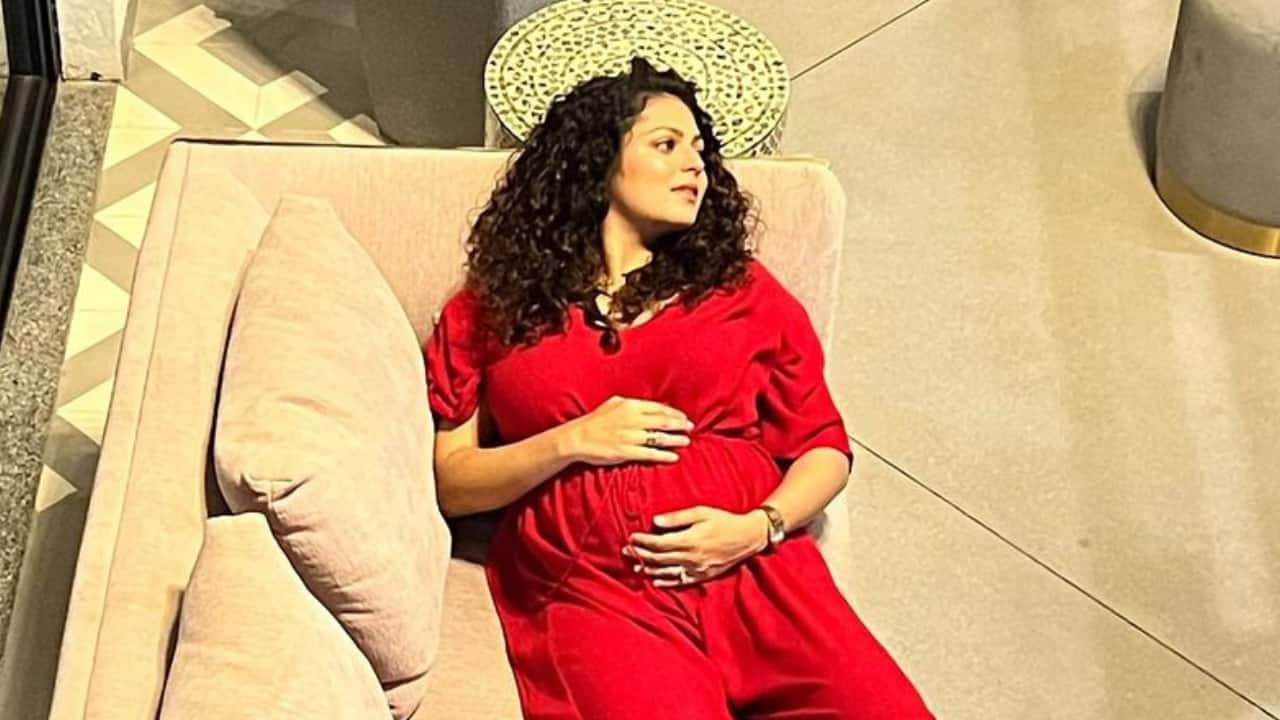 Drashti Dhami hits out at trolls for calling her baby bump fake, see video