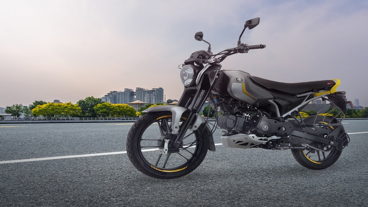 It has dual-fuel capability with an auxiliary petrol tank of 2 L, giving a combined range of 330 kms. It offers best-in-class rider comfort features: first-in-category mono-linked type suspensions, and a long, comfortable quilted seat.(Company Photo)