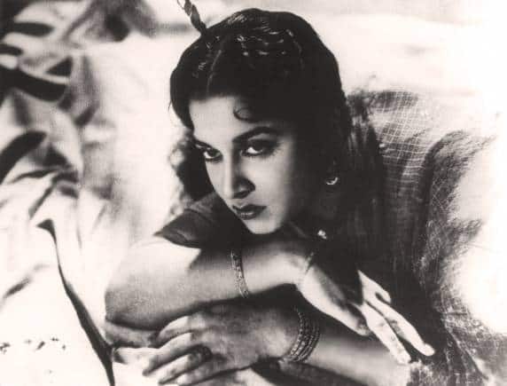 Waheeda Rehman as Gulabo from 'Pyaasa' (1957). (Photo courtesy SMM Ausaja Archive)