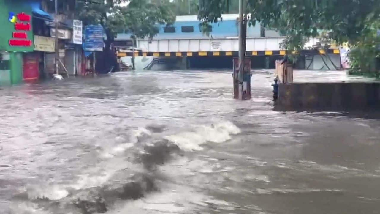 Monsoon mayhem maroons Mumbai: Train, flight services hit; schools ...