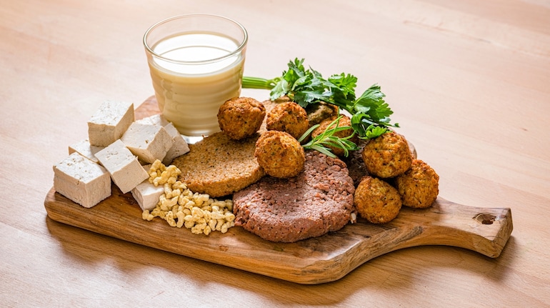 What is Plant-Based Meat? A Complete Guide to Benefits, Types, and Nutrition 2 What is Plant-Based Meat? A Complete Guide to Benefits, Types, and Nutrition