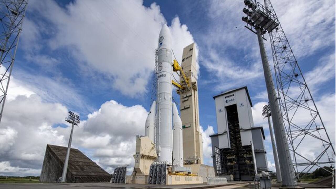 Concealed in a nearby bunker, more than 200 experts in the launch centre will scrutinise the rocket until liftoff(ESA)