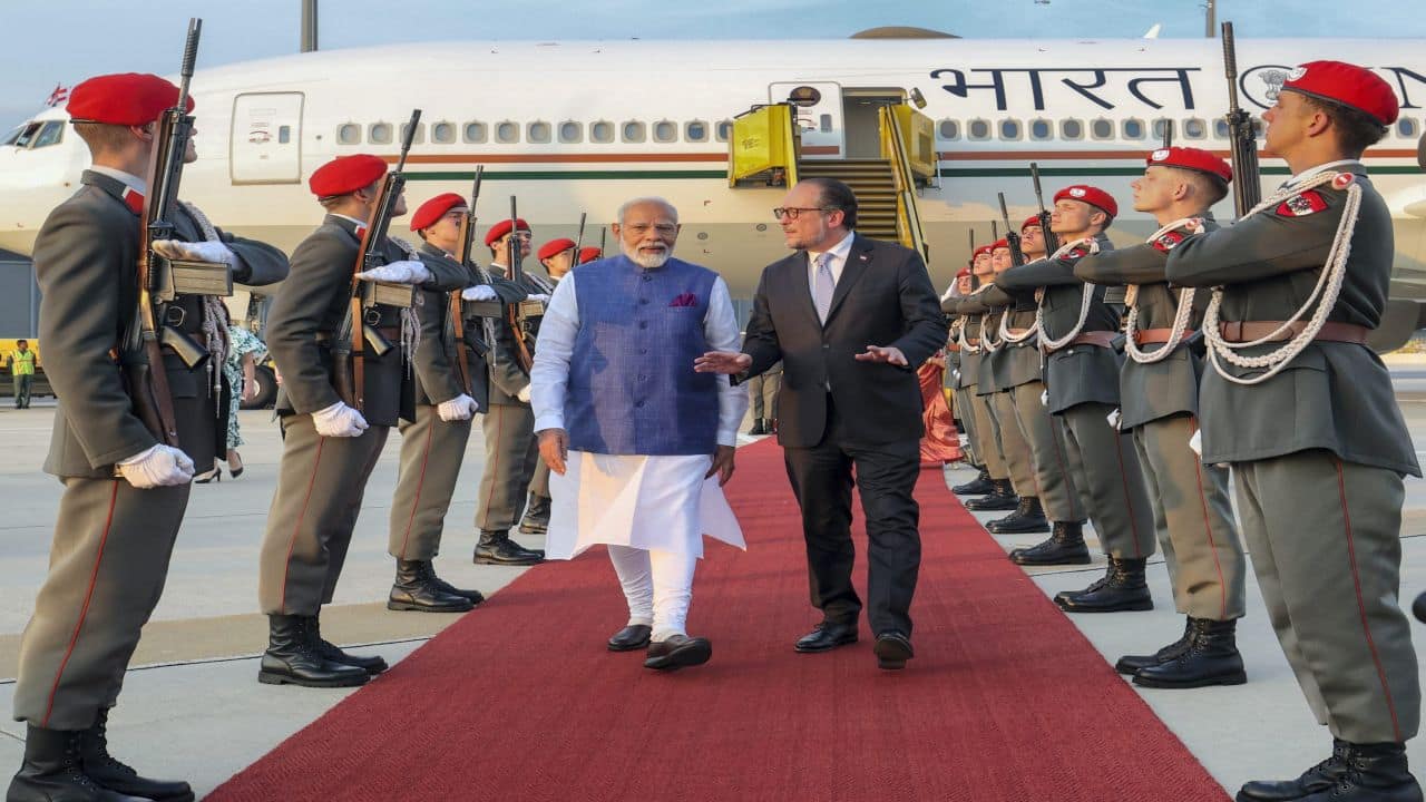 Modi In Austria: Ties To Get Stronger, Says PM As He Meets Chancellor ...