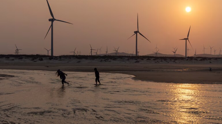 China Constructing Nearly Two Thirds Of World S Large Wind And Solar Plants China Constructing Nearly Two Thirds Of World S Large Wind And Solar Plants