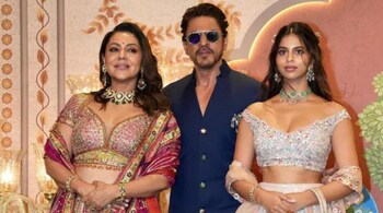 Accompanied by their daughter Suhana Khan and Gauri's mother, Savita Chhiber, Shah Rukh and Gauri also graced the Shubh Aashirvad ceremony the following day.