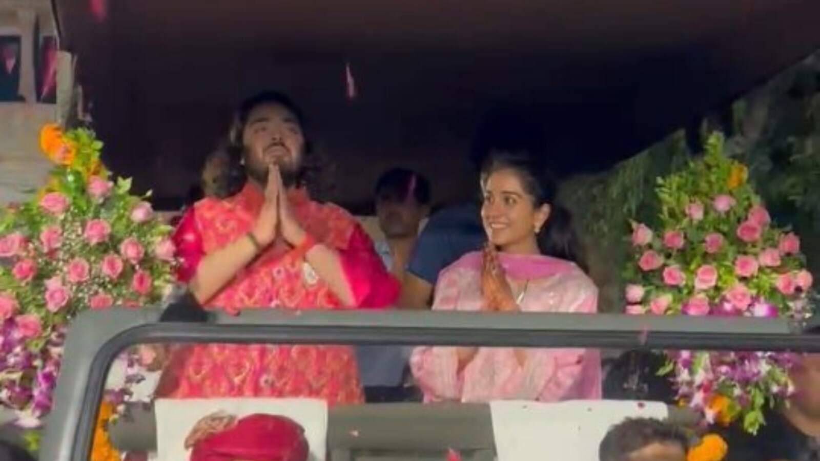 Anant Ambani, Radhika Merchant are welcomed with Aarti, flower petals are  showered over them in Jamnagar