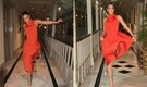 Kim Kardashian enjoyed her India trip to the fullest and these pics of her posing barefoot in Taj Hotel's corridors are proof