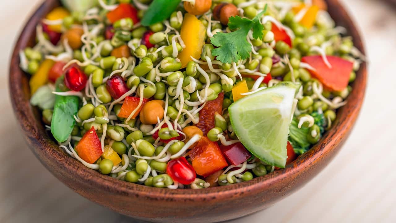 Legumes: Legumes such as beans, lentils, and chickpeas are high in protein, fibre, and various vitamins and minerals, including folate and magnesium. The fibre in legumes helps regulate blood sugar levels and supports a healthy gut, which is beneficial for overall brain health. The nutrients in legumes contribute to better cognitive function and may help protect against cognitive decline. (Image: Canva)