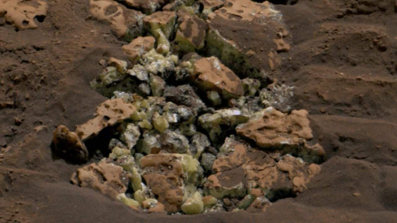 NASA's Curiosity rover has made a remarkable discovery on Mars, uncovering deposits of pure yellow sulfur NASA's Curiosity rover has made a remarkable discovery on Mars, uncovering deposits of pure yellow sulfur