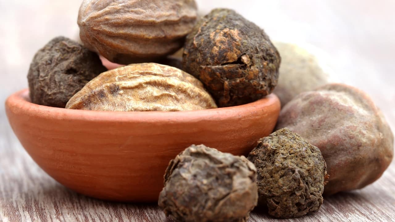 Triphala: Triphala, a traditional Ayurvedic blend of Amalaki (Indian Gooseberry), Bibhitaki, and Haritaki, offers rejuvenating benefits for eye health. This formulation helps balance and nourish the eyes from within, supporting overall moisture and reducing dryness (Image: Canva)