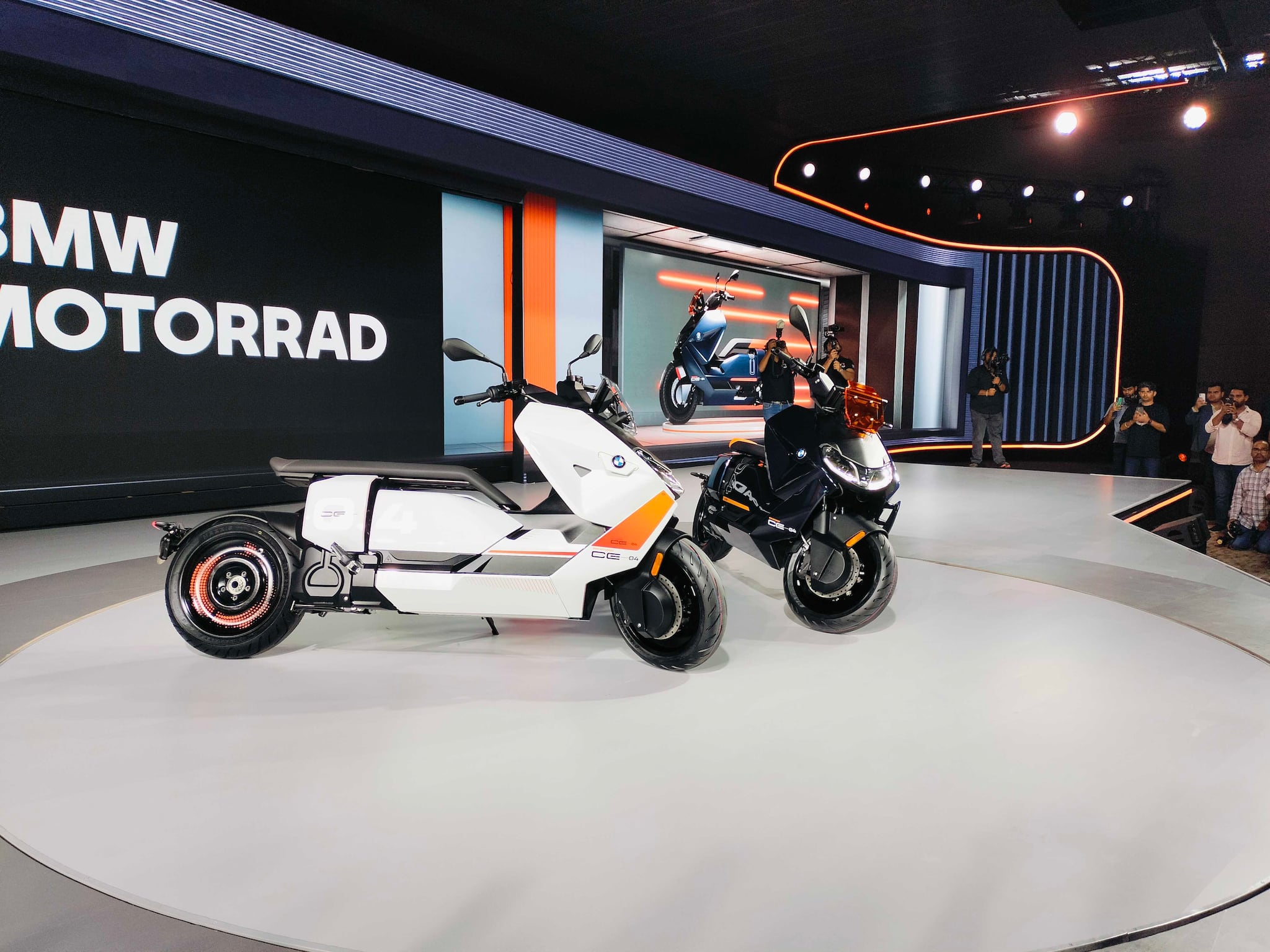 BMW Motorrad introduced its latest innovation, the CE 04 electric scooter, to the Indian market at a price of Rs 14.90 lakh. The scooter comes in two distinct color concepts, including the Imperial Blue Metallic Avantgarde