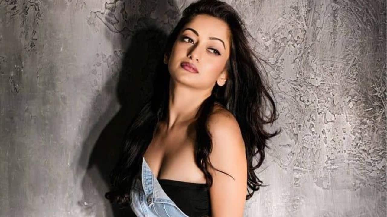 Manasi Naik Manasi Naik is a versatile actress and dancer who has made her mark in Marathi films and television. Known for her vibrant performances and dance numbers, Manasi has a significant fan following. Her entry into the Bigg Boss house is sure to add glamour and energy to the show. Manasi Naik Manasi Naik is a versatile actress and dancer who has made her mark in Marathi films and television. Known for her vibrant performances and dance numbers, Manasi has a significant fan following. Her entry into the Bigg Boss house is sure to add glamour and energy to the show.