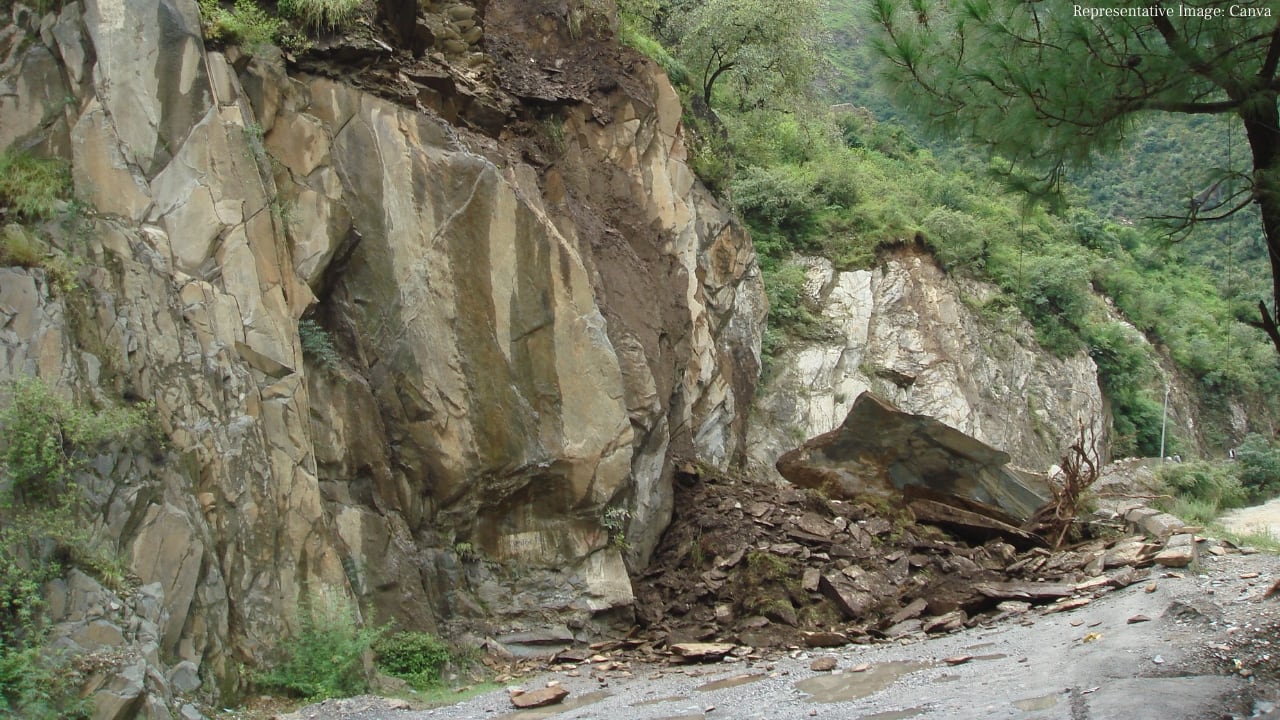 Guwahati Landslide (1948): In 1948, a landslide in Guwahati, Assam, triggered by heavy rainfall and unstable terrain, led to substantial loss of life and property damage. The disaster resulted in over 500 casualties and significant regional displacement and disruption. (Representative Image: Canva)