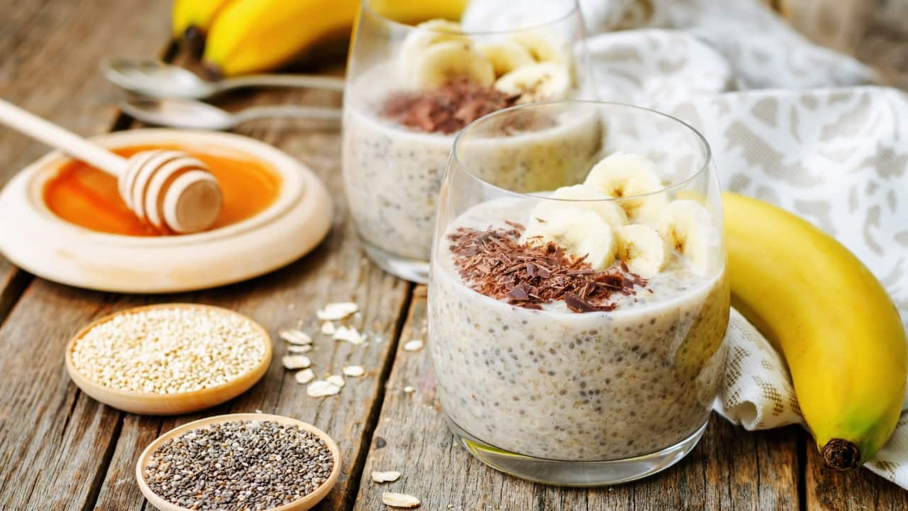 From oats with chia seeds to avocado black bean toast and more, try these 5 high-fibre healthy breakfast ideas