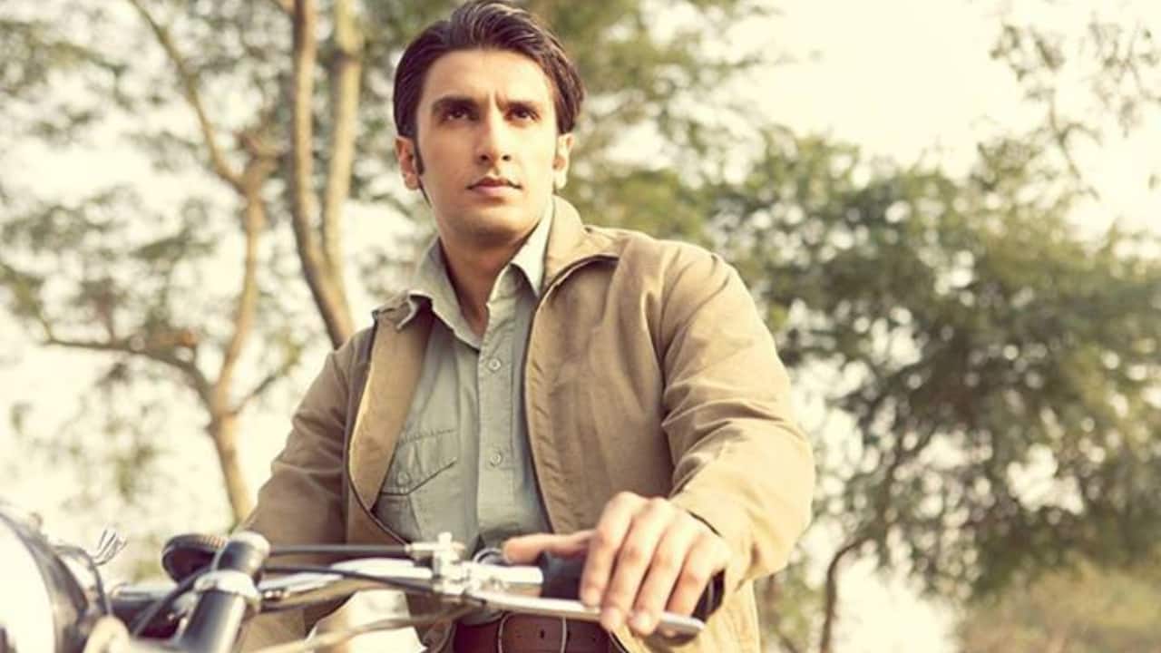 1) Lootera – Lootera, required Ranveer Singh to embody Varun, a character with sophistication and depth, far removed from the light-hearted one’s he had previously portrayed. This transformation for someone only 2 years into the industry was remarkable, demonstrating Ranveer's ability to authentically and convincingly embody different characters. A turning point in his career, his performance revealed a maturity and depth beyond his years. 1) Lootera – Lootera, required Ranveer Singh to embody Varun, a character with sophistication and depth, far removed from the light-hearted one’s he had previously portrayed. This transformation for someone only 2 years into the industry was remarkable, demonstrating Ranveer's ability to authentically and convincingly embody different characters. A turning point in his career, his performance revealed a maturity and depth beyond his years.