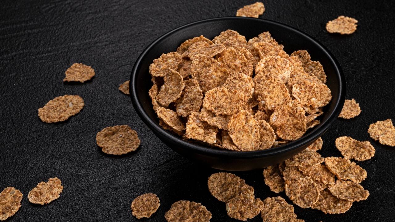 Bran flakes: Bran flakes are a classic choice for a reason. Made from the outer layer of wheat kernels, they are incredibly high in fibre. A typical serving contains around 7 grams of fibre, making them an excellent option for boosting your daily intake. Bran flakes also provide essential vitamins and minerals, including iron and B vitamins (Image: Canva)