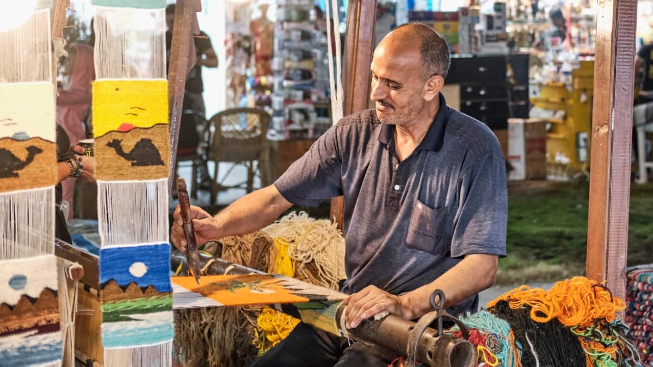 Celebrating National Handloom Day: Top 5 government schemes and ways to empower Indian weavers