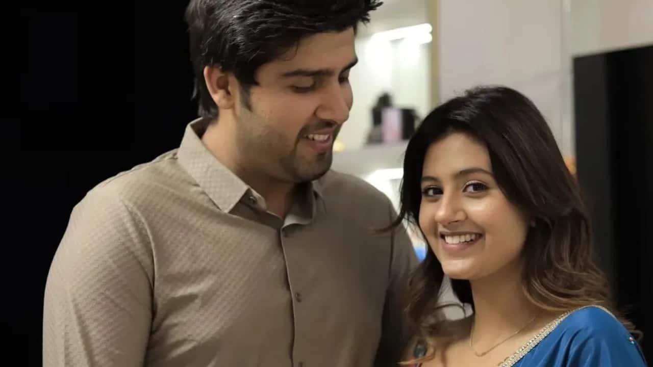 Kacha Badam fame Anjali Arora set to marry boyfriend Akash Sansalwal? Here's how the couple reacted