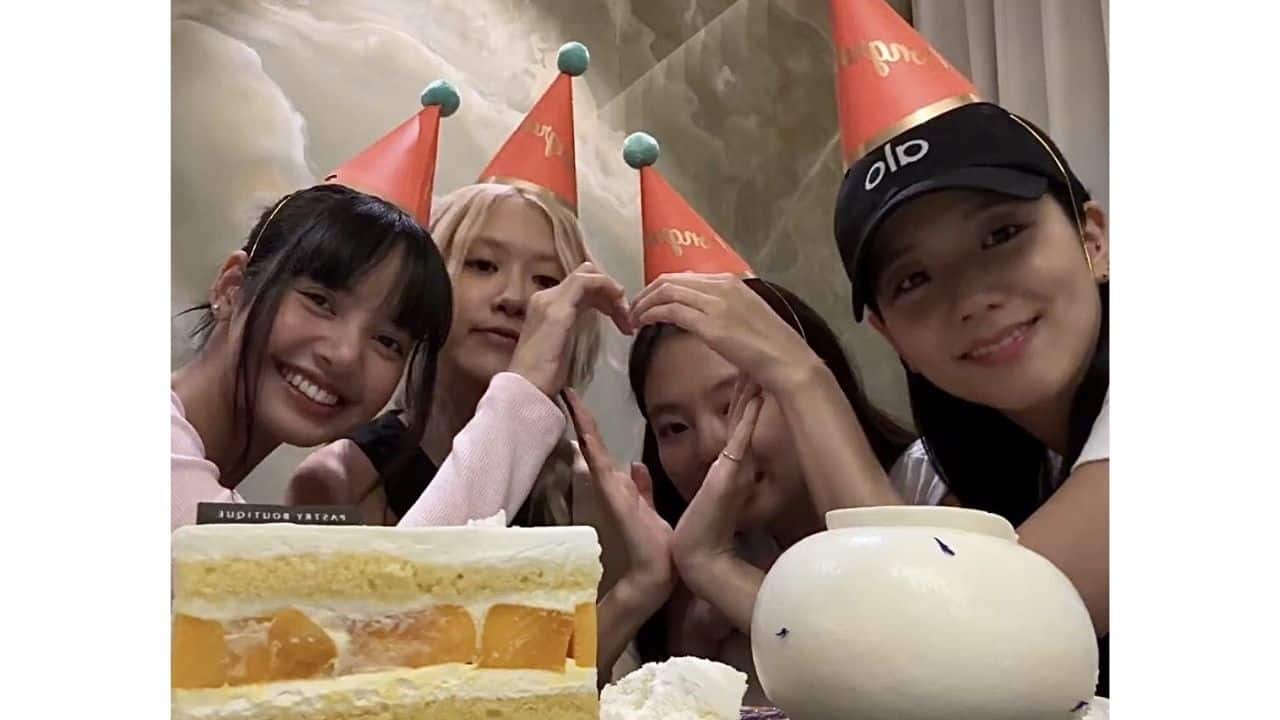 BLACKPINK celebrates 8th anniversary on a live session with fans; cut two cakes and talk about reuniting