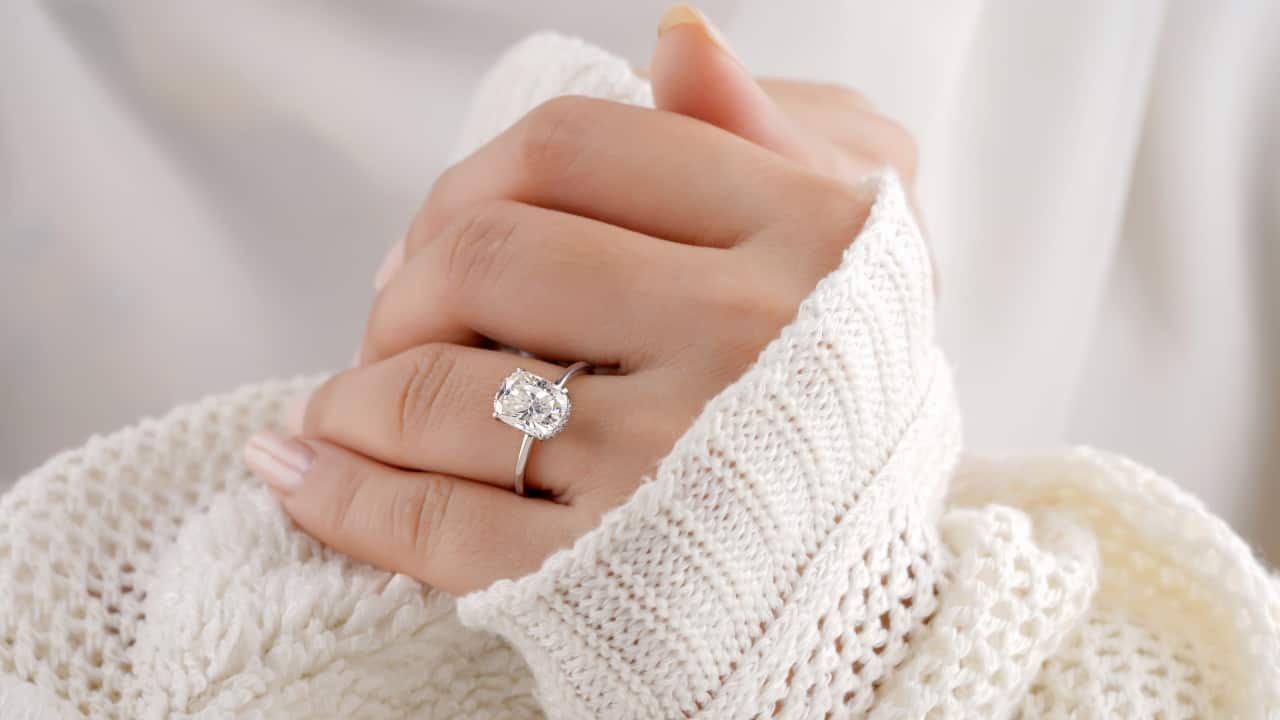 Affordable solitaires: Lab-grown solitaires are the way to go if you're looking for luxury without breaking the bank. These diamonds that are good for engagement rings, are also versatile enough to wear with both traditional and modern outfits, making them perfect for any festive occasion (Image: Canva)