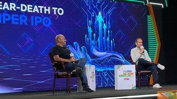 (From Left to Right) Aloke Bajpai, Ixigo co-founder and group CEO in conversation with Shailesh Lakhani, MD, Peak XV Partners. 