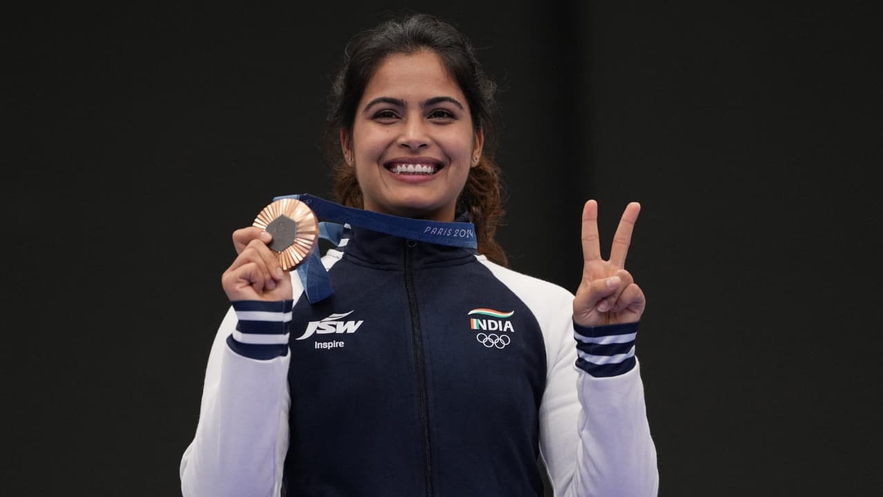 Manu Bhaker won bronze in the women's 10m air pistol event, making her the first Indian woman to earn a shooting medal at the Olympics. (Image: Reuters)