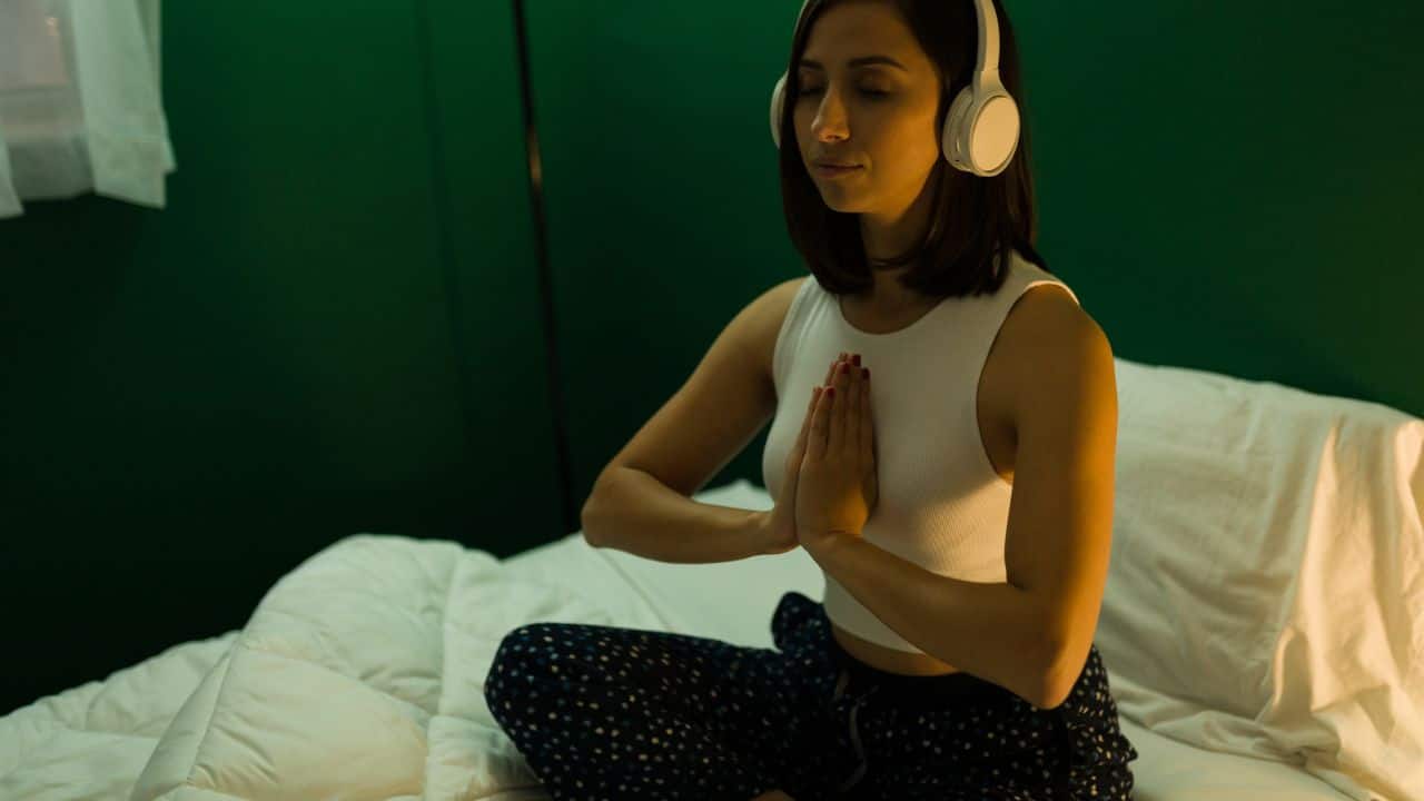 Not able to sleep properly? Relax, lower anxiety, boost concentration with these meditation techniques