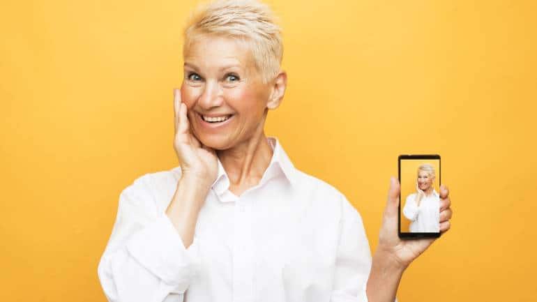 The modern pixie cut: For those who love a low-maintenance yet fashionable look, the modern pixie cut is a perfect choice. This cut is all about embracing texture and letting your greys add character. Celebrities like Jamie Lee Curtis have long championed this style, proving that short, silver mane can be both edgy and elegant. The choppy layers of the pixie add volume and movement, making it ideal for those who want a youthful and dynamic appearance (Image: Canva)