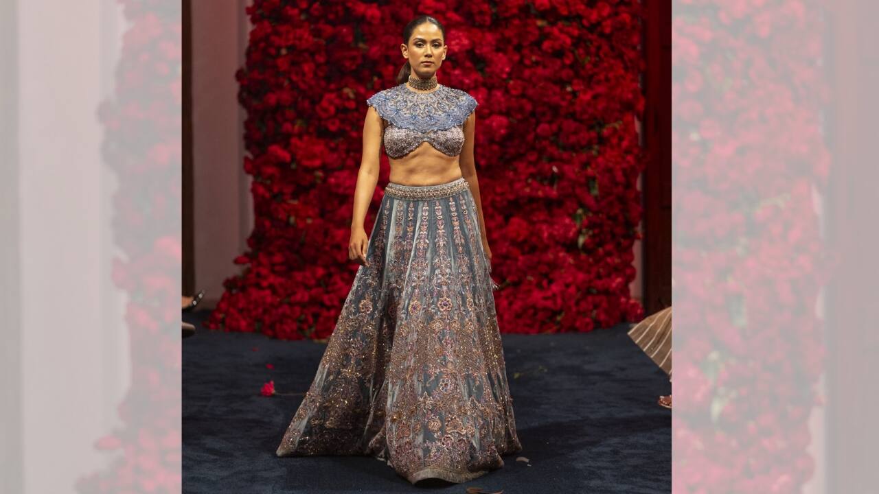 Mira Rajput Kapoor turns showstopper for Jade, floors the audience with her rock-hard abs