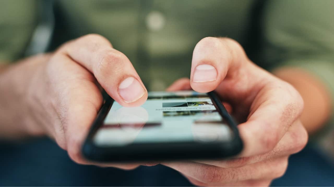 Anxiety, depression, and other negative effects of doom-scrolling