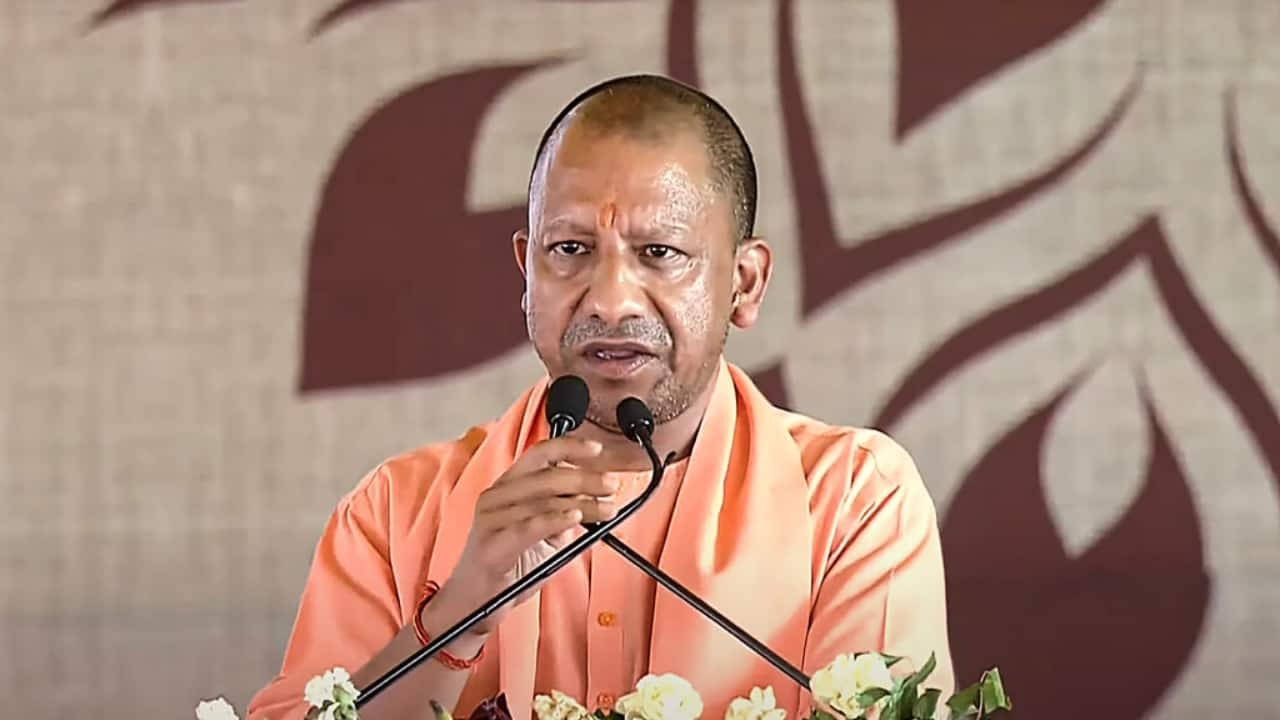 'Batenge Toh Katenge': Yogi Adityanath Makes Strong Unity Pitch, Says ...