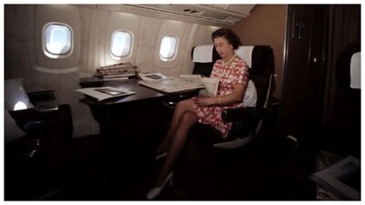 Flight attendant who served Queen Elizabeth reveals her special mid-air requests