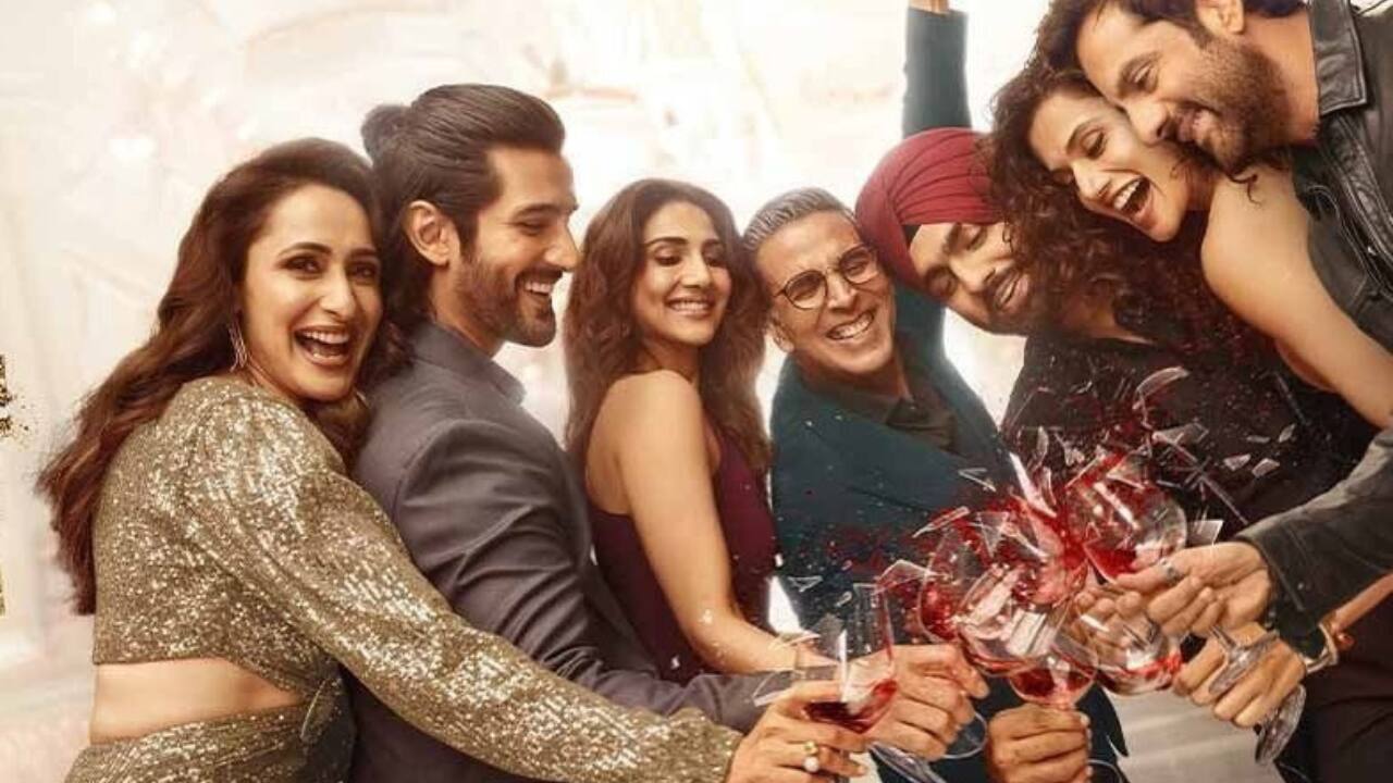 Khel Khel Mein Twitter Review: Netizens call Akshay Kumar's comic brilliance and 'phone game' concept 'stress-buster'